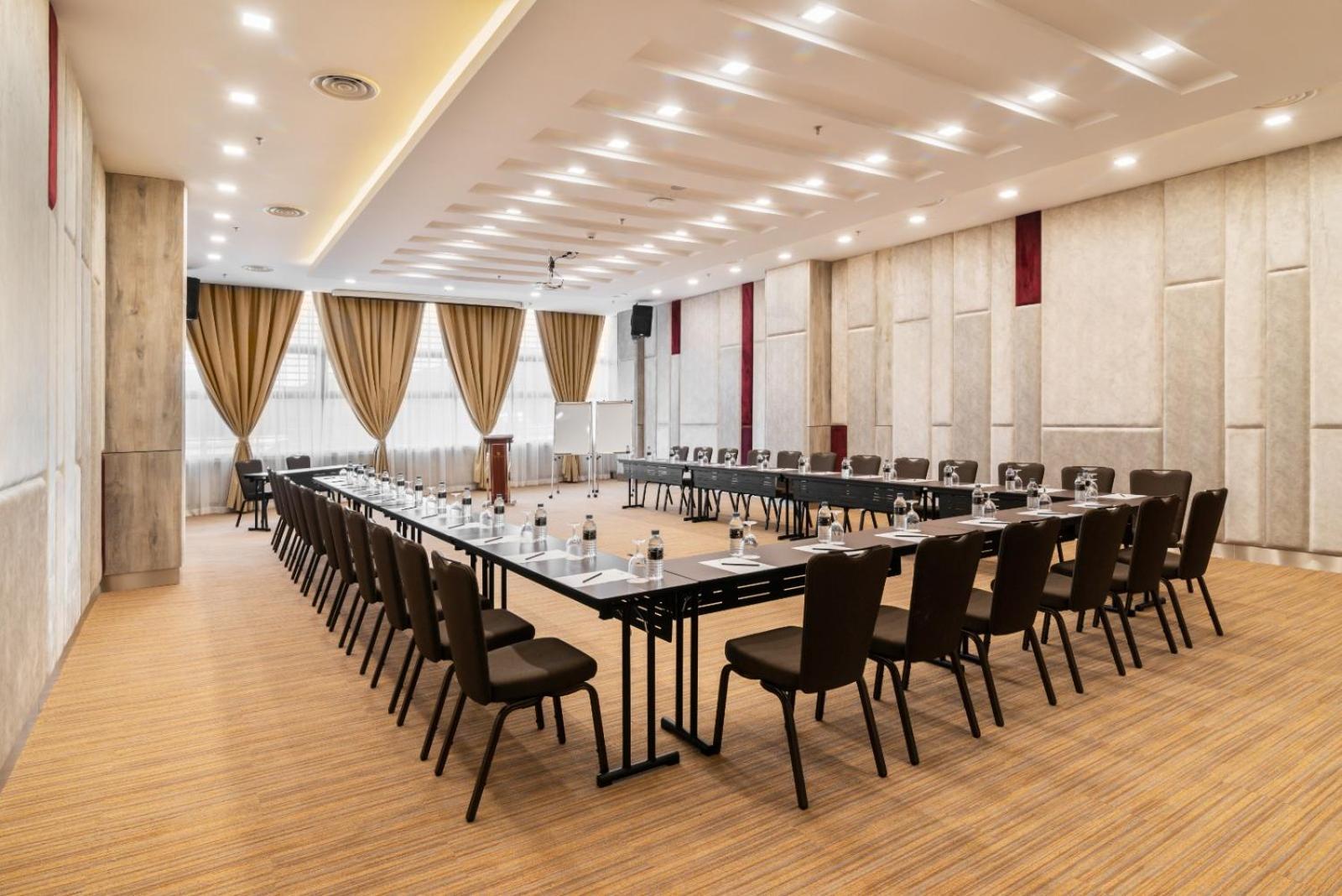 Zenith Suites Cameron Тана Рата Екстериор снимка